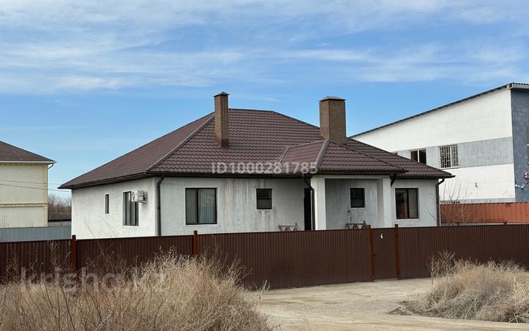 Отдельный дом · 4 комнаты · 160 м² · 9 сот., мкр Мунайшы, Кайым Мухамедханов 52 — Район Огородного за 58 млн ₸ в Атырау — фото 2