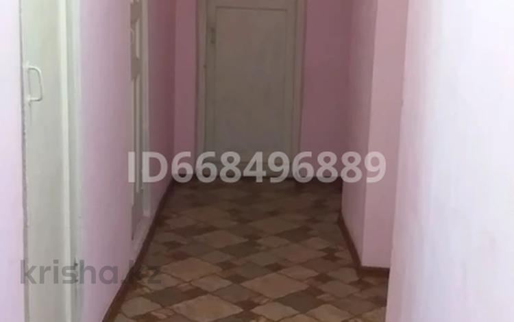 1 комната · 18 м² · 1 этаж, Чкалова 6 — Чкалова за 40 000 ₸ в Усть-Каменогорске — фото 4