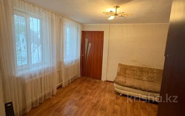 3-комнатная квартира · 50 м² · 1/2 этаж, Аманжолова за 9.5 млн ₸ в Уральске — фото 2