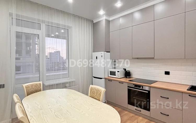 2-бөлмелі пәтер, 70 м², 8/9 қабат ай сайын, Толе би 65, бағасы: 310 000 〒 в Астане, Нура р-н — фото 2