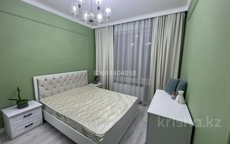 2-комнатная квартира, 65 м², 14/16 этаж помесячно, мкр №8 90/55