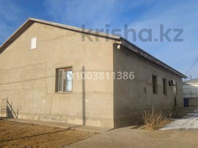 Продажа домов и дачи в Атырауской обл.: Отдельный дом · 4 комнаты · 185 м² · 12 сот., Алиби жангельдин 89б — 2 ауыл за 35 млн 〒 Отдельный дом · 4 комнаты · 185 м² · 12 сот., Алиби жангельдин 89б — 2 ауыл за 35 млн 〒 в Кульсары