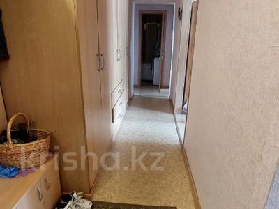 3-комнатная квартира, 64 м², 8/10 этаж, камзина 352 за 18.5 млн 〒 в Павлодаре