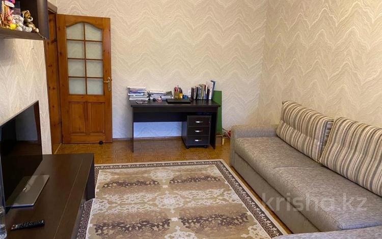 2-комнатная квартира, 60 м², 2/9 этаж помесячно, Ауэзова за 250 000 〒 в Алматы, Бостандыкский р-н — фото 2