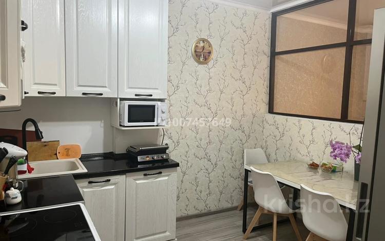 2-комнатная квартира · 60 м² · 11/12 этаж, Максут Нарикбаев 5 за 300 000 ₸ в Астане, Нура р-н — фото 2