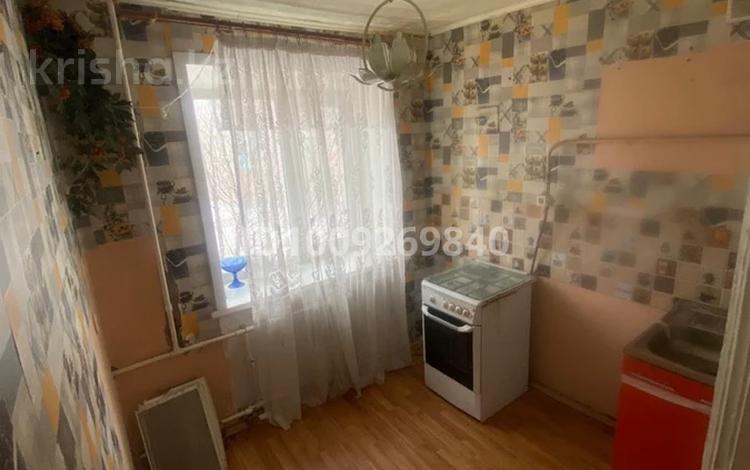 3-комнатная квартира · 50 м² · 2/5 этаж, Сортировка, Гайдара 10 за 7 млн ₸ в Караганде, Алихана Бокейханова р-н — фото 2