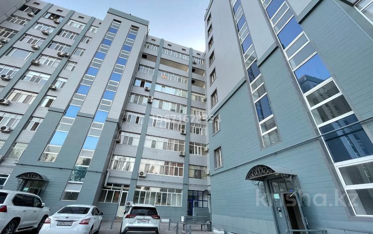 4-комнатная квартира, 140 м², 2/9 этаж, Жахаева 4 за 60 млн 〒 в  — фото 2