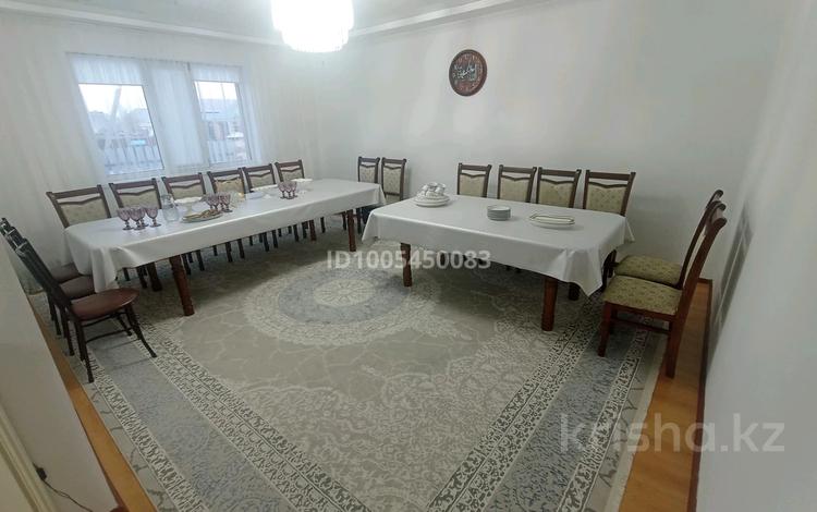 Дом · 4 комнаты · 120 м², Шакета коспанова 35 за 40 000 〒 в Уральске — фото 4
