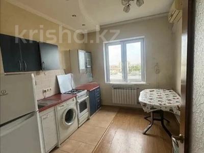 1-бөлмелі пәтер, 40 м², 9/9 қабат, мкр Аксай-4, Толе би, бағасы: 22.9 млн 〒 в Алматы, Ауэзовский р-н