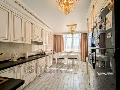4-комнатная квартира · 155 м² · 15/19 этаж, Сатпаева 30а за 120 млн ₸ в Алматы, Бостандыкский р-н
