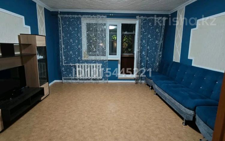 2-комнатная квартира · 55 м² · 3/10 этаж, мкр Юго-Восток, мкр Юго-Восток, мкр Гульдер 2 6 за 24 млн ₸ в Караганде, Казыбек би р-н — фото 2