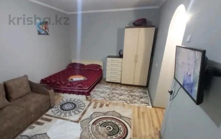 1-комнатная квартира · 35 м² · 3/4 этаж, Абылайхана 46 — Макатаева за 10 000 ₸ в Алматы, Алмалинский р-н — фото 2