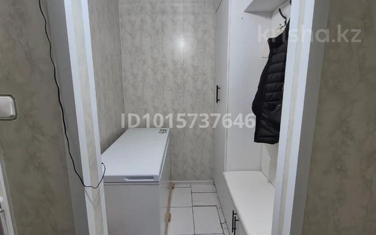 3-бөлмелі пәтер · 92 м² · 2/4 қабат, Голубые пруды ш/а. 12, бағасы: 36 млн ₸ в Караганде, Алихана Бокейханова р-н — фото 2