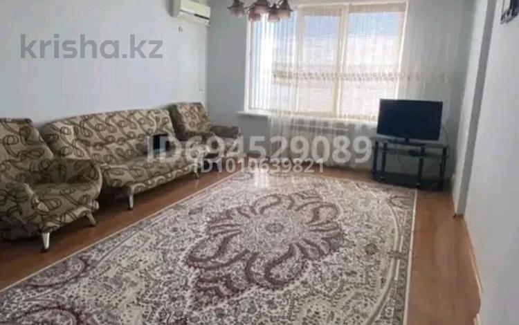 2-бөлмелі пәтер · 74 м² · 8/9 қабат, мкр Сары Арка, Кулманова 107 — ТЦ Байзар, бағасы: 27 млн ₸ в Атырау — фото 2