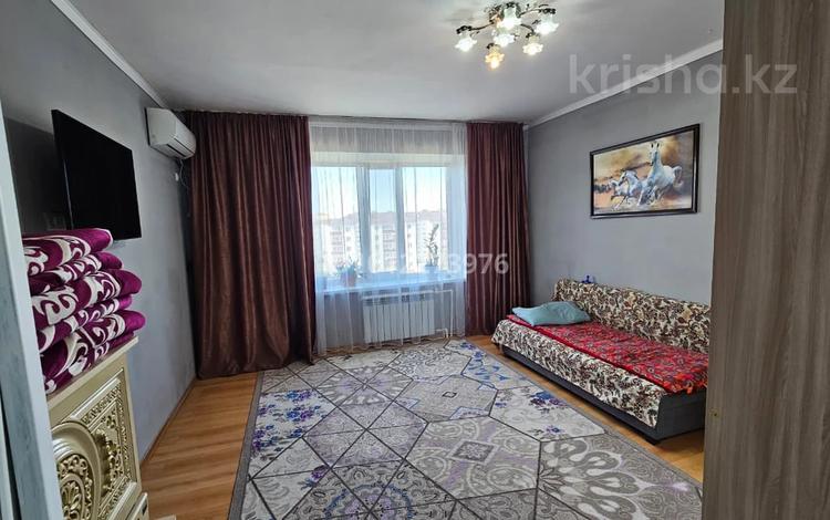 2-комнатная квартира · 64 м² · 5/5 этаж, мкр. Зачаганск пгт, Камбар батыр 4 — 10 школа за 21 млн ₸ в Уральске — фото 2