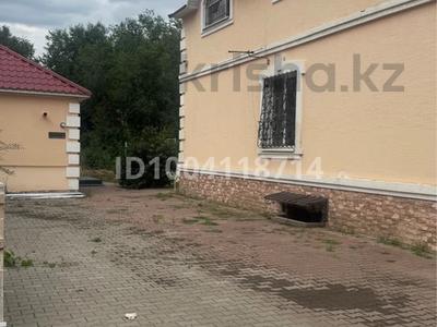 Отдельный дом · 6 комнат · 450 м², мкр 11, Тауке хана 20 — Народная канцелярия за 1.2 млн 〒 в Актобе