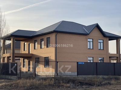 Жеке үй · 6 бөлме · 350 м² · 12 жүзд., Алтын сака 39, бағасы: 70 млн ₸ в Актобе, жилой массив Акжар-2