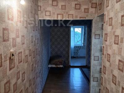 2-комнатная квартира · 42 м² · 5/5 этаж, мкр Акбулак, Мкр Акбулак 1 мкр 6 за ~ 1.1 млн ₸ в Таразе