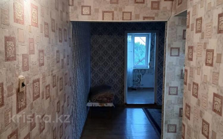 2-комнатная квартира · 42 м² · 5/5 этаж, мкр Акбулак, Мкр Акбулак 1 мкр 6 за ~ 1.1 млн ₸ в Таразе — фото 2