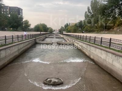 3-комнатная квартира · 80 м² · 7/14 этаж, Навои 68 — Навои , Жандосова . за 73.9 млн 〒 в Алматы, Ауэзовский р-н