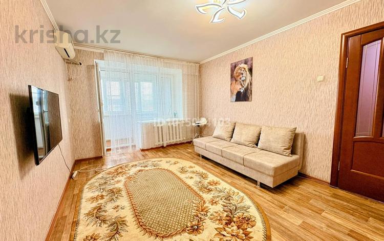 2-комнатная квартира · 50 м² · 8/9 этаж, мкр 6, 5 Мик 73 — Абулхаир хана и 101 ст.дивизия за 200 000 ₸ в Актобе — фото 2