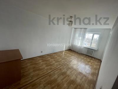 3-бөлмелі пәтер · 150 м² · 3/5 қабат, Мкр жайсан — Напротив школы толе би, бағасы: 180 000 ₸ в Шу