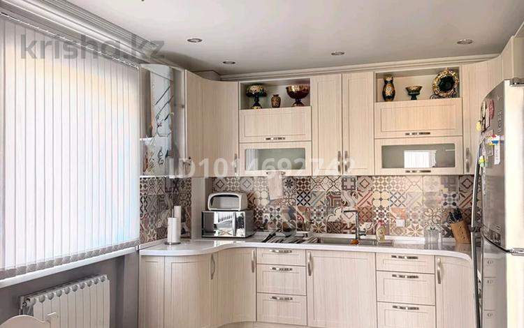 4-комнатная квартира · 165.4 м², мкр Юго-Восток, Абая 61/3 61/3 за 65 млн ₸ в Караганде, Казыбек би р-н — фото 2
