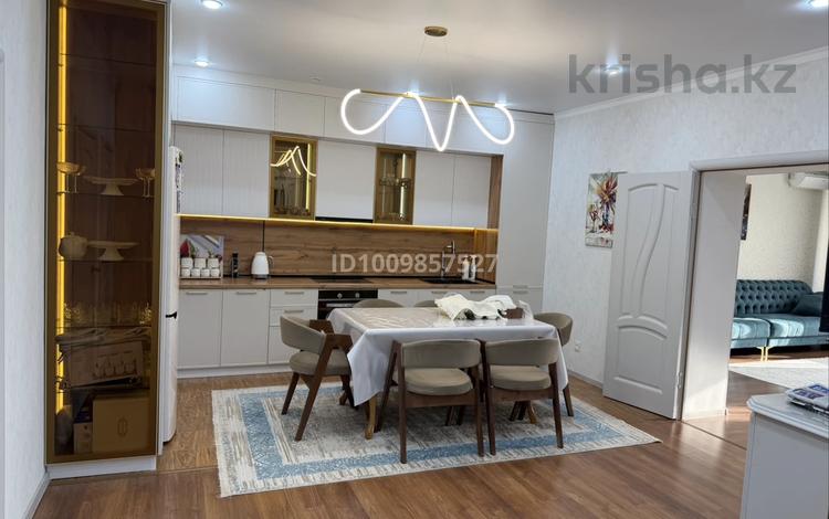 3-комнатная квартира · 106 м² · 8/8 этаж, мкр. Алтын орда, Санкибай батыра 72К — Сульпак за 39.5 млн ₸ в Актобе — фото 2