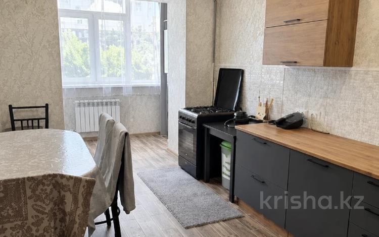 1-комнатная квартира · 40 м² · 3/5 этаж, Курмангалиева — Депо рынок, Honey кафе за 150 000 ₸ в Уральске — фото 2