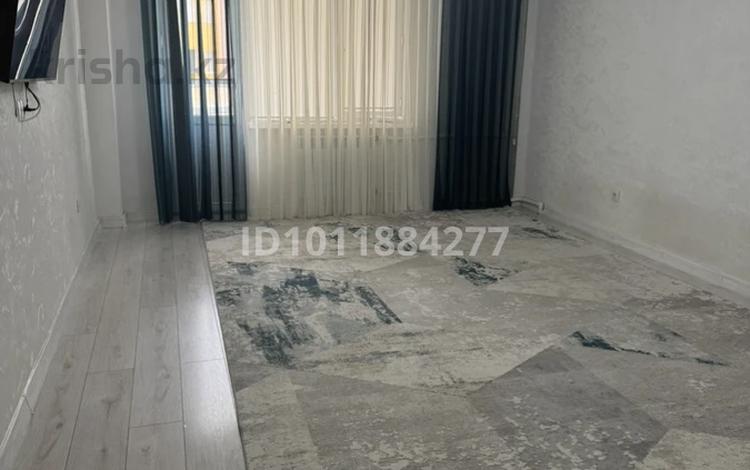 2-бөлмелі пәтер · 75 м² · 7/9 қабат, Мкр. Алмагуль 4, бағасы: 27 млн ₸ в Атырау, мкр Авангард-2 — фото 2