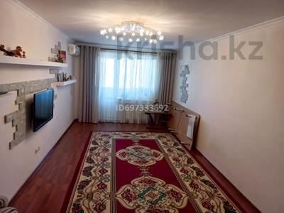 3-комнатная квартира, 100 м², 9/10 этаж, мкр 12 45д за 28.5 млн 〒 в Актобе, мкр 12