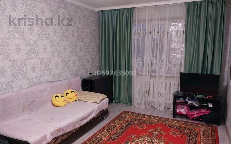 1-комнатная квартира, 30 м², 1/5 этаж, Сатпаева 9 за 8.5 млн 〒 в Жезказгане — фото 2