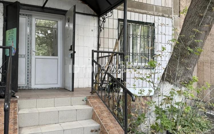 Магазины и бутики · 78.4 м² за 350 000 ₸ в Караганде, Казыбек би р-н — фото 2
