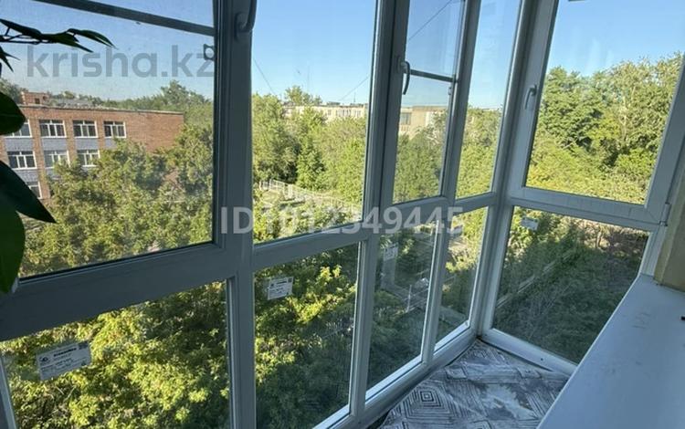 2-бөлмелі пәтер · 44 м² · 5/5 қабат, Михаэлиса 12/1, бағасы: 165 000 ₸ в Усть-Каменогорске — фото 2