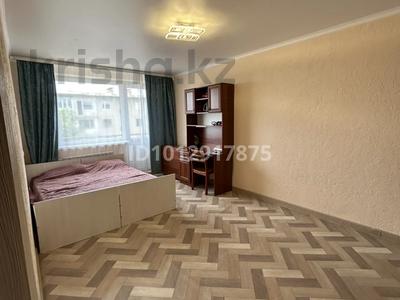 1-бөлмелі пәтер · 33 м² · 4/5 қабат, Бейбитшилик 10, бағасы: 95 000 ₸ в Караганде, Казыбек би р-н
