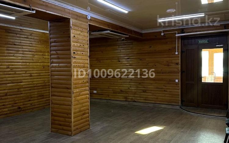 Бывший магазин внутри очень красиво деревянный ремонт · 56 м², бағасы: 10.5 млн ₸ в Алтае — фото 2