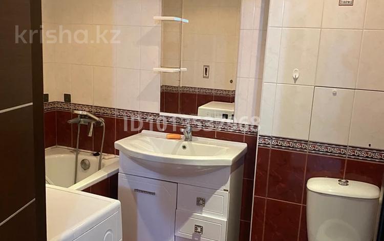 2-комнатная квартира · 57 м² · 1/5 этаж, мкр 8, Санкибай батыра 167 — Всё рядом сдам семейной паре,интернам за 130 000 ₸ в Актобе — фото 2