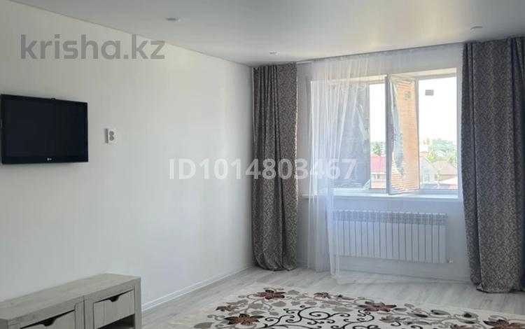 2-комнатная квартира · 71.6 м² · 4/9 этаж, мкр Старый Аэропорт, Кеменгер за 150 000 ₸ в Уральске — фото 2