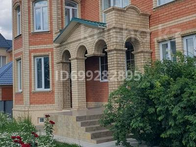 Жеке үй · 8 бөлме · 441 м², проспект Абая 19/2 — Район Интертич, бағасы: 150 млн ₸ в Аксае