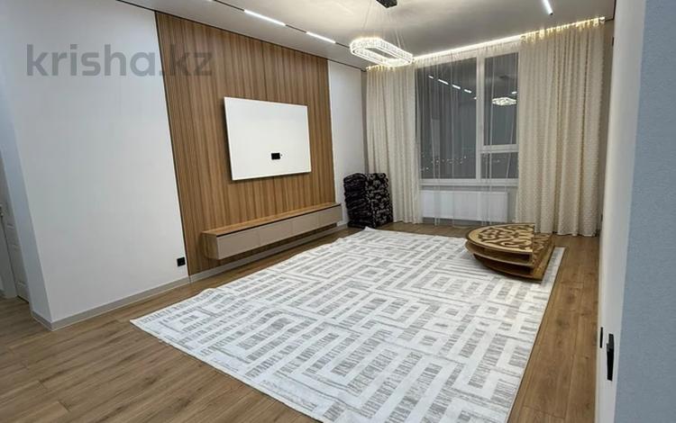 3-комнатная квартира · 90 м² · 13/14 этаж, Е 915 11 за 400 000 ₸ в Астане, Есильский р-н — фото 2