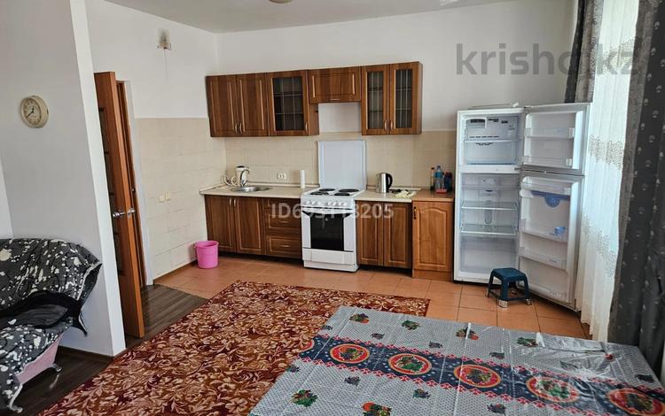 2-бөлмелі пәтер, 70 м², 2/6 қабат ай сайын, Сарыарка 29/1, бағасы: 200 000 〒 в Астане, Сарыарка р-н — фото 2