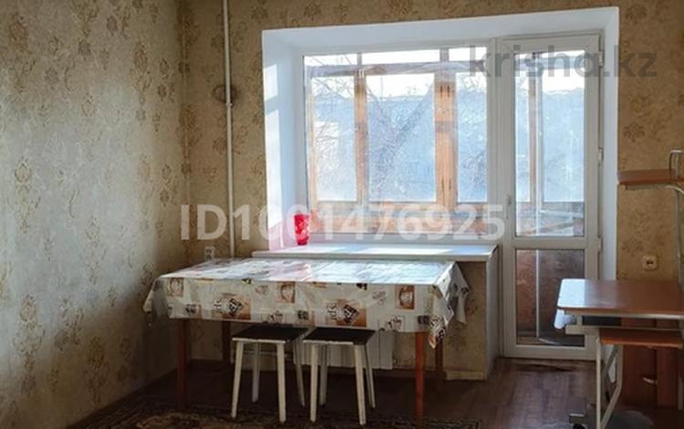 2-комнатная квартира · 41.9 м² · 4/5 этаж, Майкудук, 12й микрорайон 29 за 11.5 млн 〒 в Караганде, Алихана Бокейханова р-н — фото 2