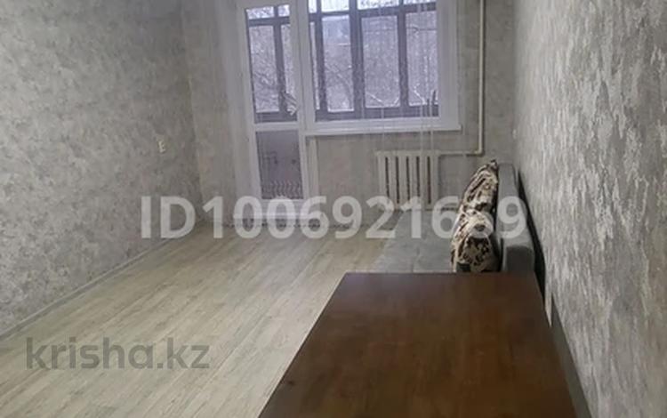 1-бөлмелі пәтер · 31 м² · 3/5 қабат, мкр Юго-Восток, Мкр Юго-Восток, 30й микрорайон 17 — Рыскулова 17, бағасы: 12.5 млн ₸ в Караганде, Казыбек би р-н — фото 2