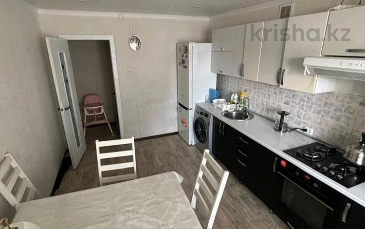 3-бөлмелі пәтер · 82 м² · 8/10 қабат, мкр Кунаева, бағасы: 28 млн 〒 в Уральске — фото 8