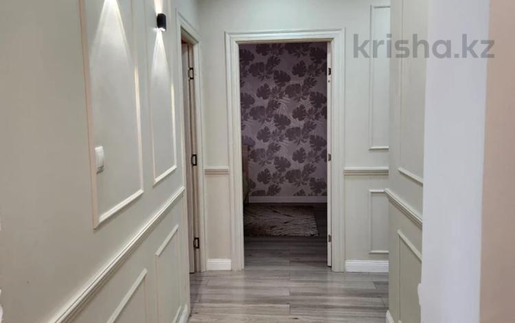 5-комнатная квартира · 100 м² · 2/5 этаж, 14-й мкр 42 за 300 000 〒 в Актау — фото 2