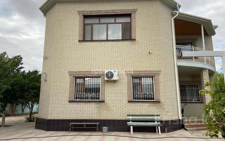 Жеке үй · 7 бөлме · 325 м² · 10 жүзд., Арай-2-5көше 60 — Арай-2, 5-көше, 60 үй, бағасы: 70 млн ₸ в Жанаозен — фото 2