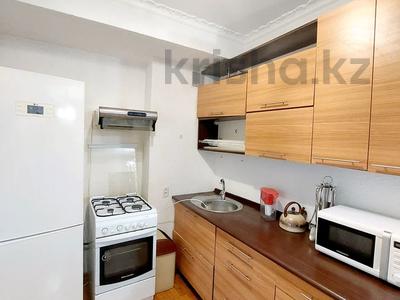 3-комнатная квартира · 70 м² · 2/5 этаж, мкр Самал-3, Хаджимукана 20 — Трц Ritz Palace за 350 000 ₸ в Алматы, Медеуский р-н