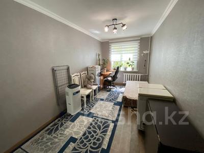 3-комнатная квартира, 58 м², 1/4 этаж, мкр №10 А 5 за ~ 33 млн 〒 в Алматы, Ауэзовский р-н