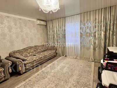 4-комнатная квартира · 77.8 м² · 5/5 этаж, 15-й микрорайон 27В — Ориентировочно находится возле кинотеатра ALEM за 45 млн 〒 в Семее