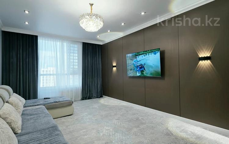 3-комнатная квартира · 90 м² · 11/12 этаж, Санжара Асфендиярова 3 — ЦЕНА НИЖЕ РЫНКА | НОВЫЙ РЕМОНТ | МЕБЕЛЬ И ТЕХНИКА ОСТАЕНТСЯ НА 90% за 57.9 млн ₸ в Астане, Нура р-н — фото 2